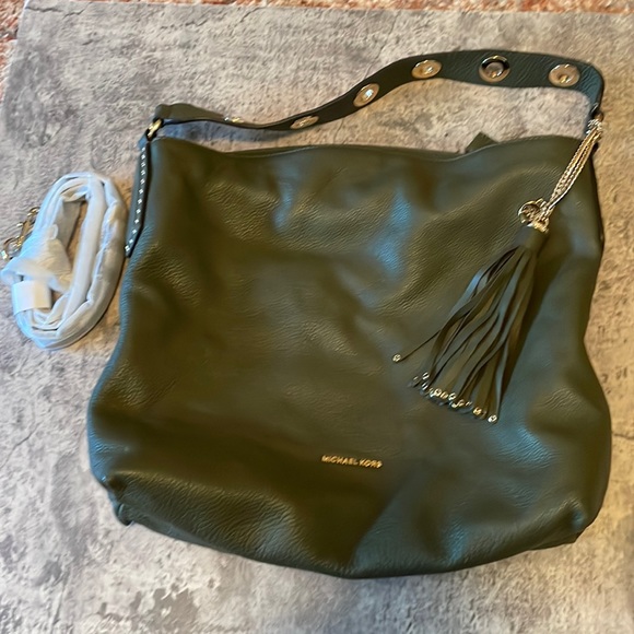 Brooklyn Large Leather Shoulder Bag | Michael Kors - Picture 1 of 7